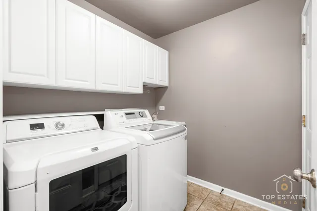 $534,900 | 2303 Fox Bluff Lane, Spring Grove, IL 60081