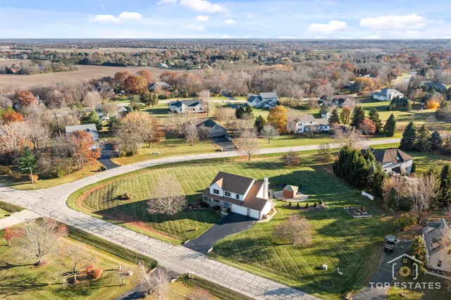 $534,900 | 2303 Fox Bluff Lane, Spring Grove, IL 60081