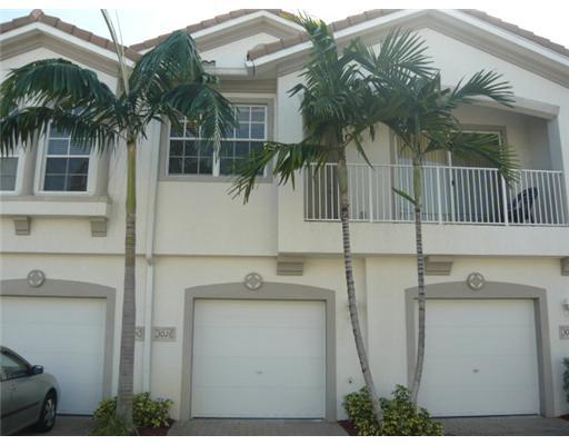 3028 Laurel Ridge Circle, Unit 5280 Riviera Beach, FL 33404 - Photo 1 of 6 Primary Photo