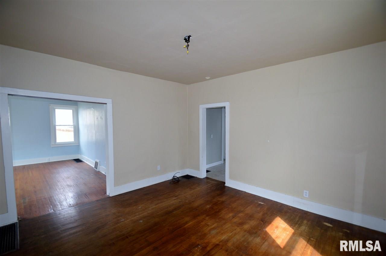 617 Anderson Place Canton, IL 61520 - Photo 5 of 11 Gallery Image 5