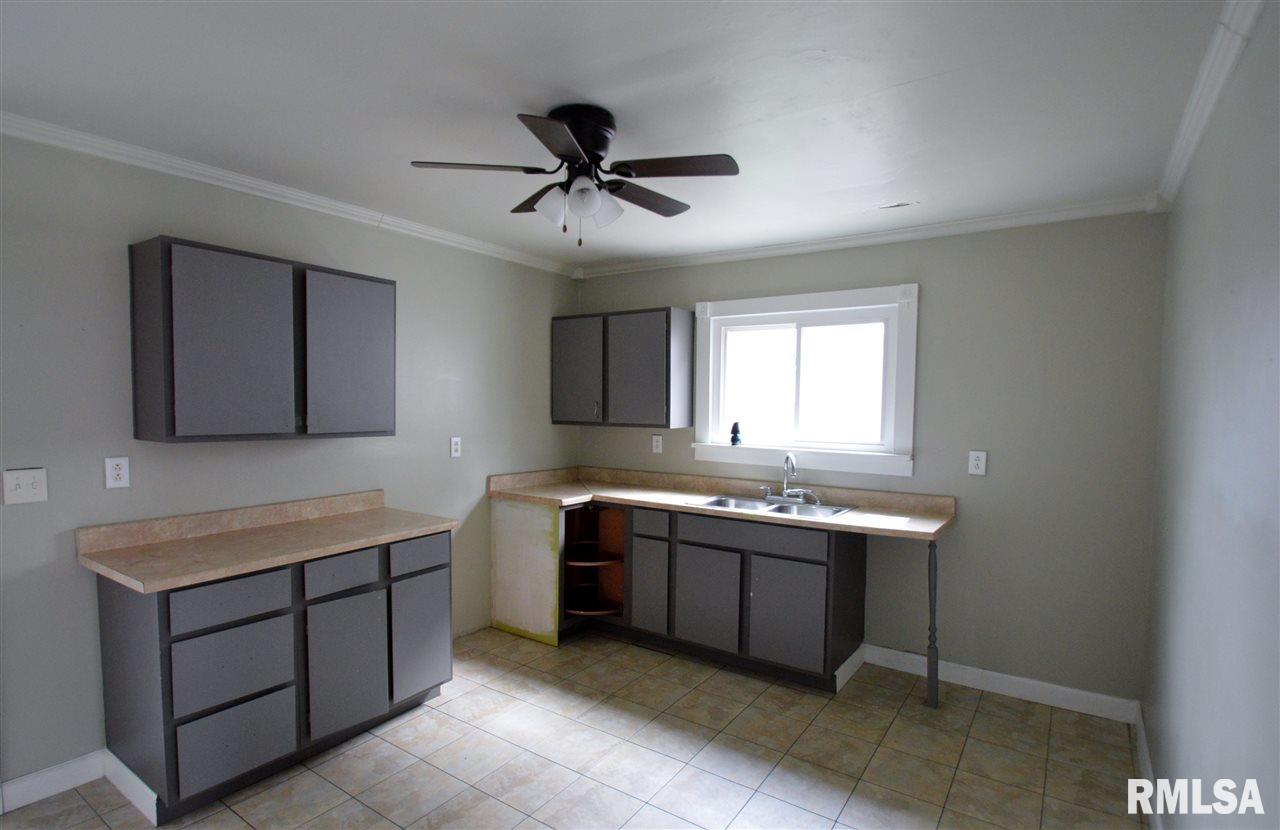 617 Anderson Place Canton, IL 61520 - Photo 7 of 11 Gallery Image 7