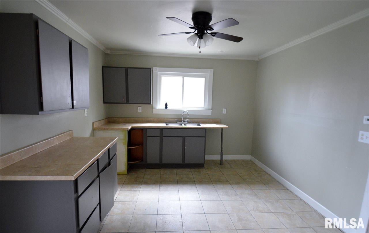 617 Anderson Place Canton, IL 61520 - Photo 8 of 11 Gallery Image 8