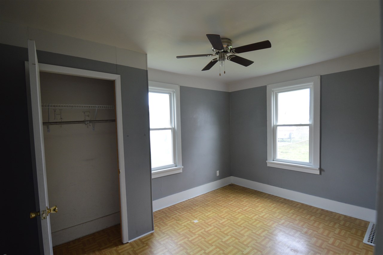 617 Anderson Place Canton, IL 61520 - Photo 9 of 11 Gallery Image 9