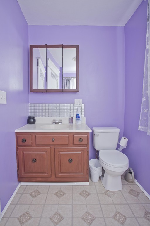 365 Nottingham Street Springfield, MA 01104 - Photo 19 of 25