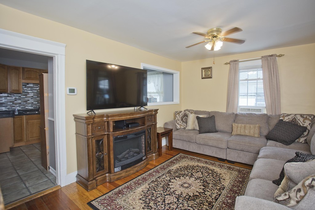 365 Nottingham Street Springfield, MA 01104 - Photo 3 of 25