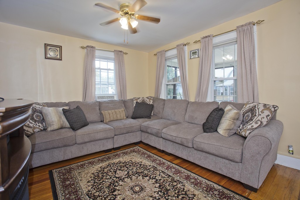 365 Nottingham Street Springfield, MA 01104 - Photo 4 of 25