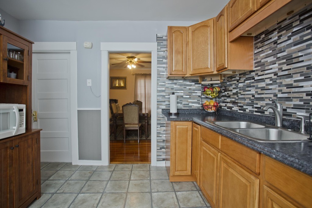 365 Nottingham Street Springfield, MA 01104 - Photo 10 of 25