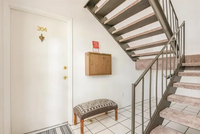 $1,725 | 4008 Ridglea Country Club Drive, Fort Worth, TX 76126