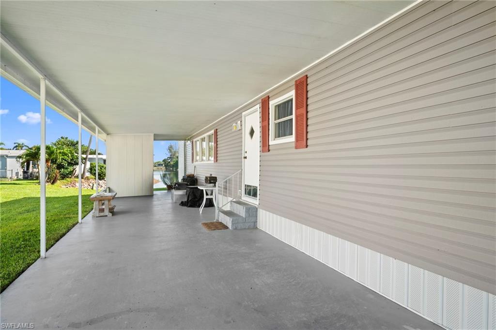 455 Cape Florida Way Naples, FL 34104 - Photo 3 of 22