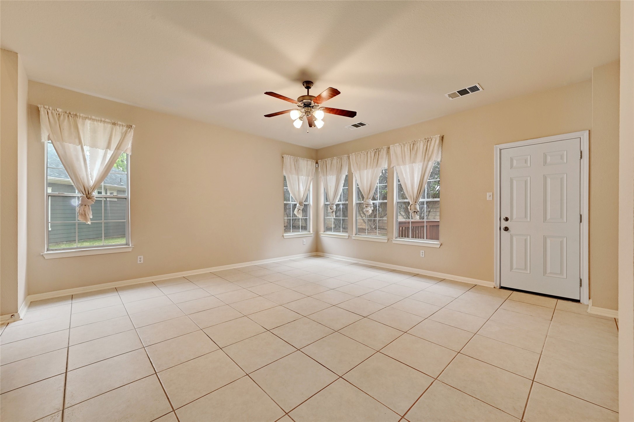 411 West St Elmo Road, Unit 34 Austin, TX 78745 - Photo 8 of 34