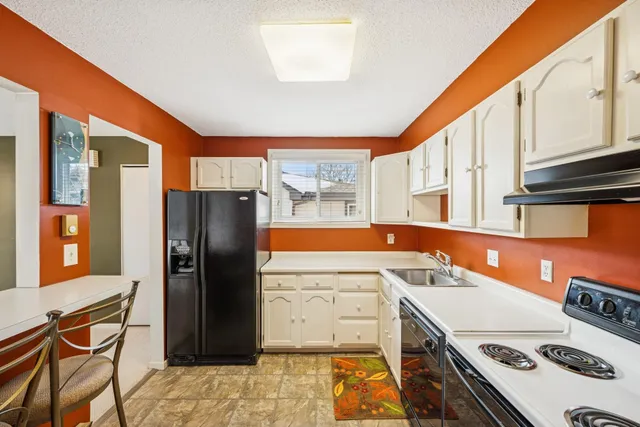 $180,000 | 340 Ford Road, Unit 5, St. Louis Park, MN 55426