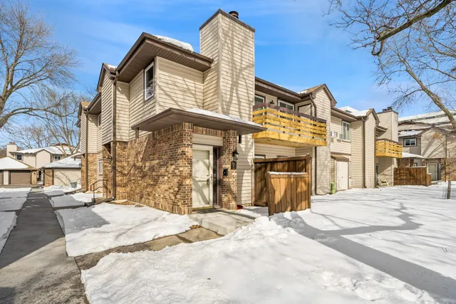 $180,000 | 340 Ford Road, Unit 5, St. Louis Park, MN 55426