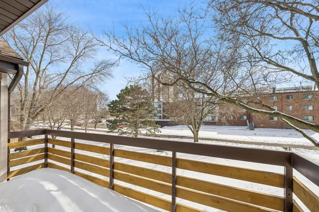 $180,000 | 340 Ford Road, Unit 5, St. Louis Park, MN 55426