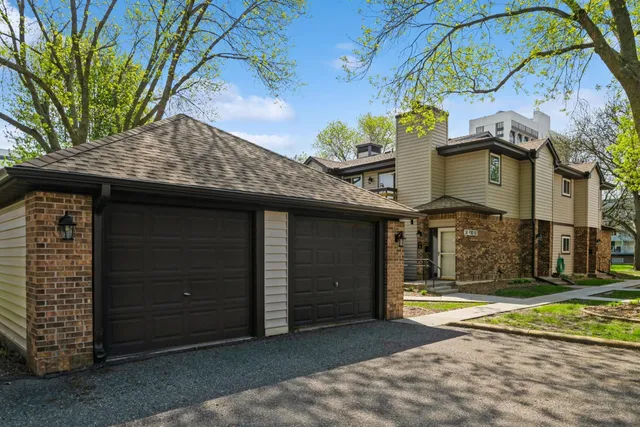 $180,000 | 340 Ford Road, Unit 5, St. Louis Park, MN 55426