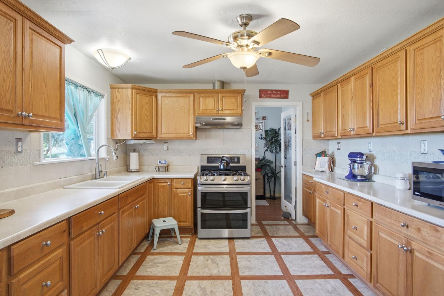 891 Manila Road Lathrop, CA 95330 - Photo 16 of 57