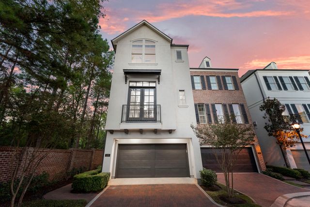 $950,000 | 130 Gateway Park Place, The Woodlands, TX 77380