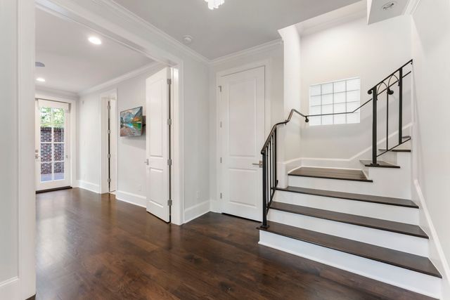 $950,000 | 130 Gateway Park Place, The Woodlands, TX 77380