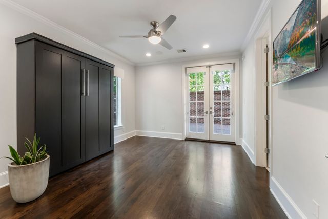 $950,000 | 130 Gateway Park Place, The Woodlands, TX 77380