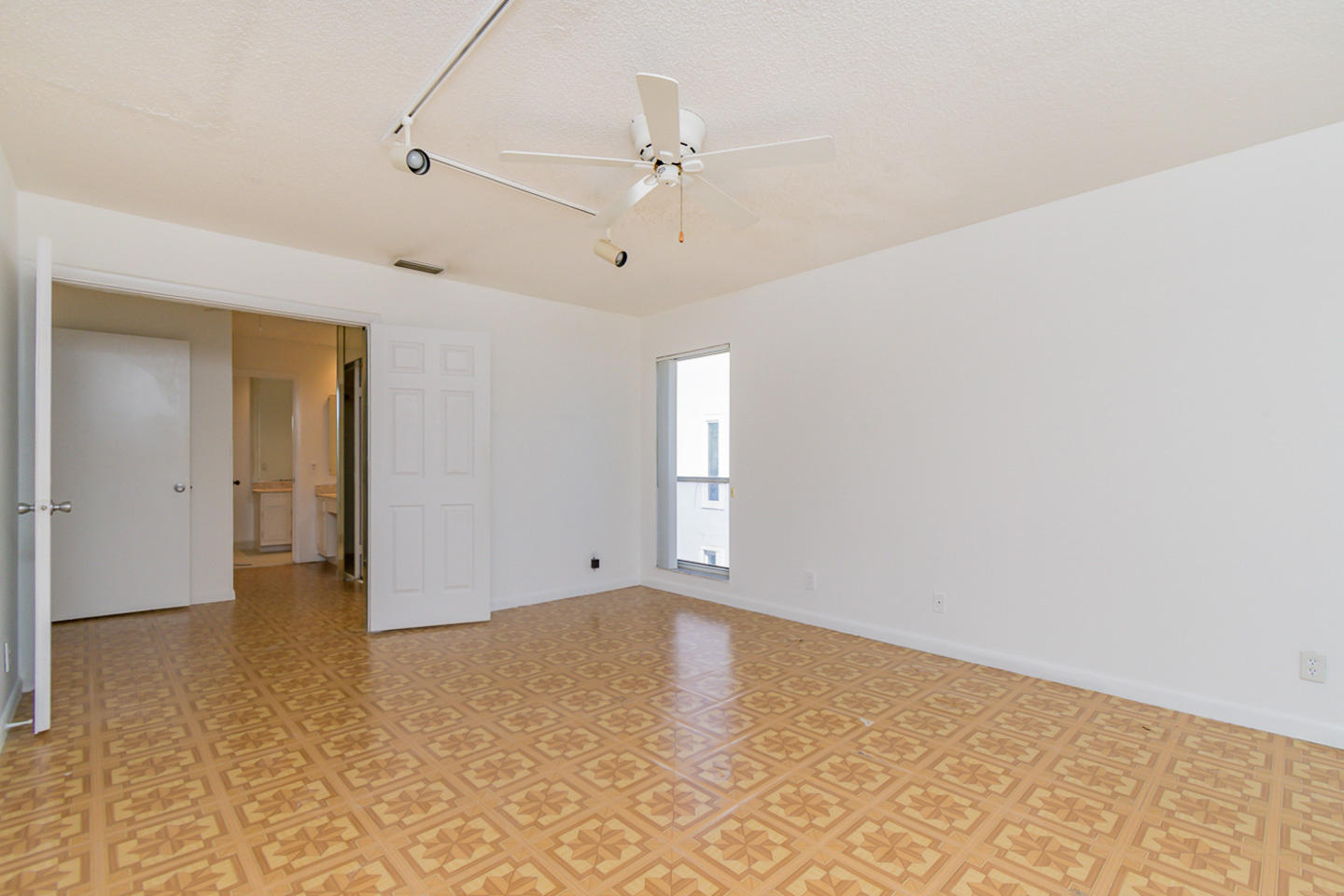 6141 Old Court Road, Unit 230 Boca Raton, FL 33433 - Photo 14 of 35 09