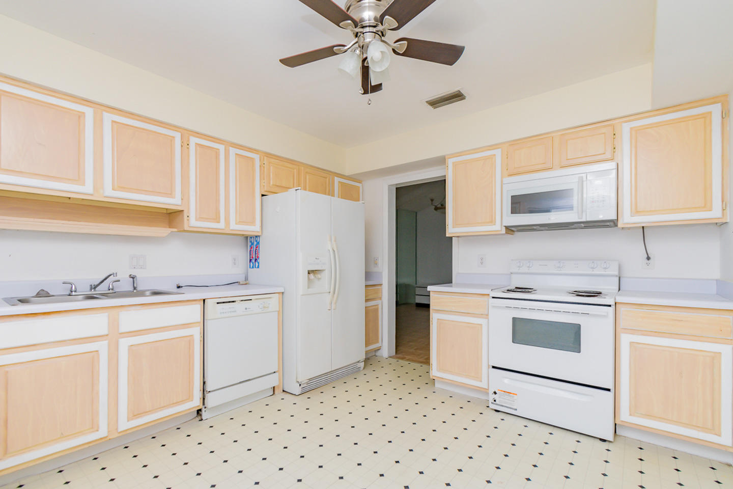 6141 Old Court Road, Unit 230 Boca Raton, FL 33433 - Photo 5 of 35 06 (1)