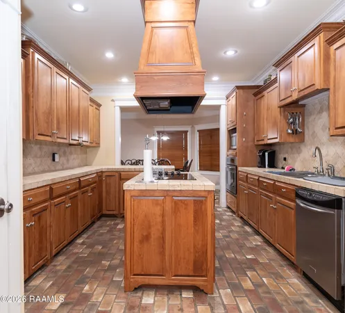 $605,000 | 6114 East Whitney Street, Crowley, LA 70526