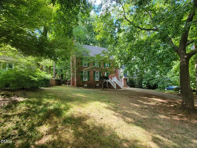 $2,050 | 105 Leeward Court, Cary, NC 27511