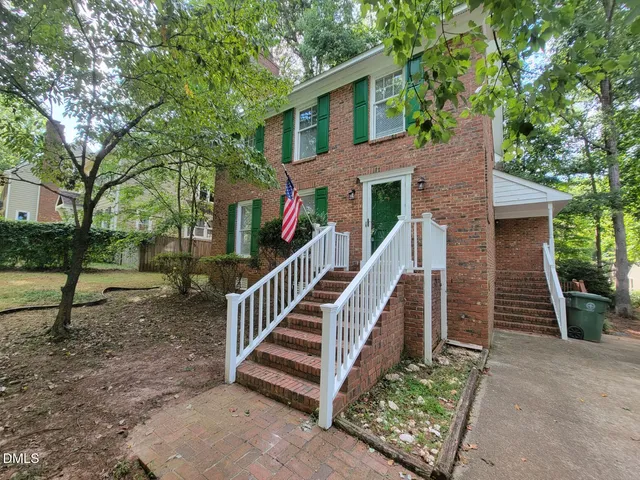 $2,050 | 105 Leeward Court, Cary, NC 27511
