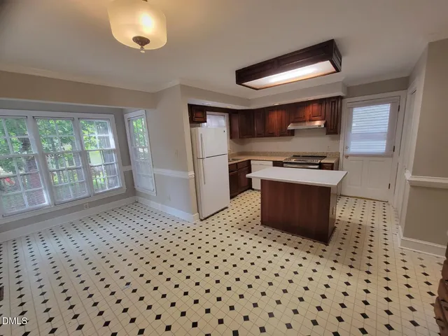 $2,050 | 105 Leeward Court, Cary, NC 27511