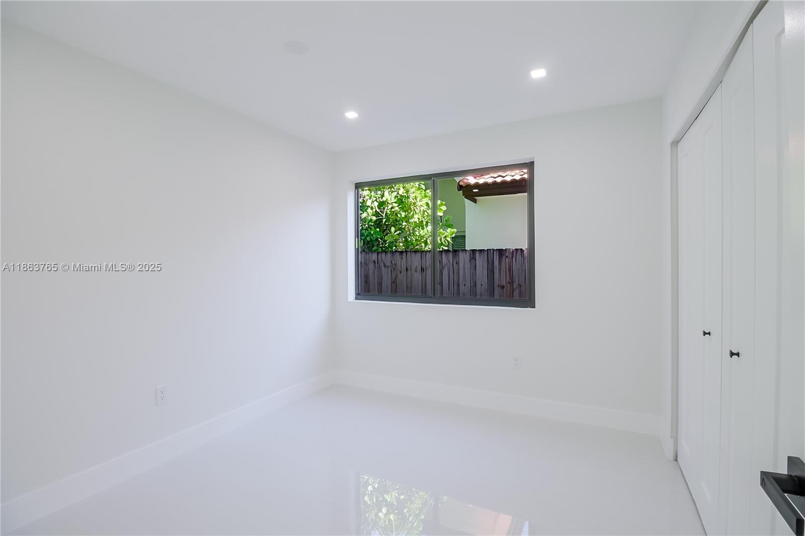 7045 Southwest 83rd Place Miami, FL 33143 - Photo 14 of 21