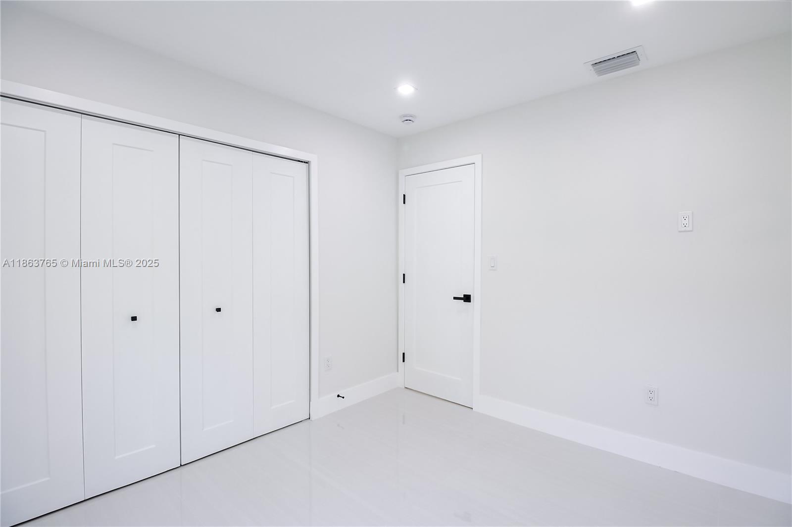 7045 Southwest 83rd Place Miami, FL 33143 - Photo 15 of 21