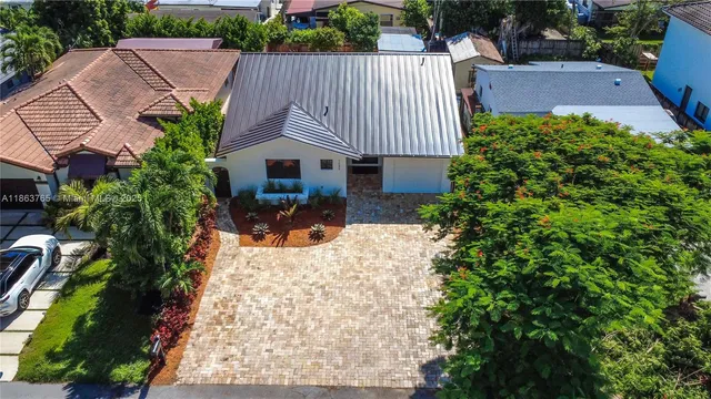 $898,500 | 7045 Southwest 83rd Place, Miami, FL 33143