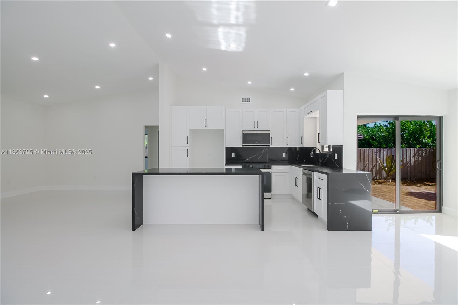 7045 Southwest 83rd Place Miami, FL 33143 - Photo 7 of 21