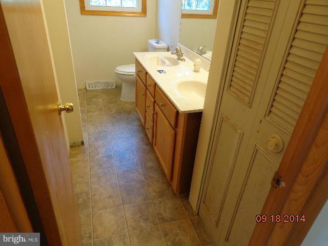20732 El Rancho Road Boonsboro, MD 21713 - Photo 12 of 16 Bath