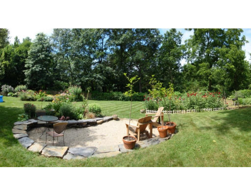 531 Hadley Road Sunderland, MA 01375 - Photo 5 of 20 Gallery Image 5