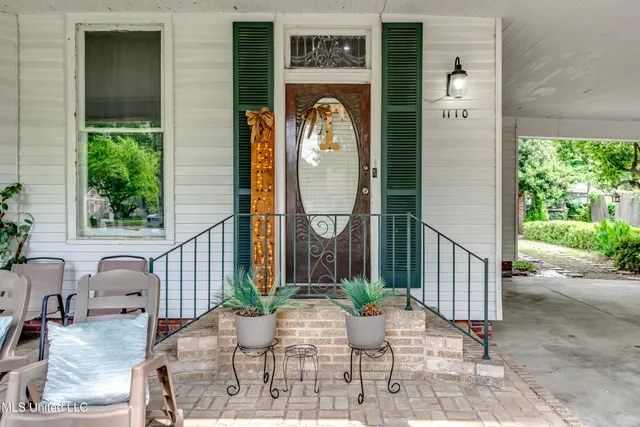 $215,000 | 1110 Jackson Avenue, Yazoo City, MS 39194