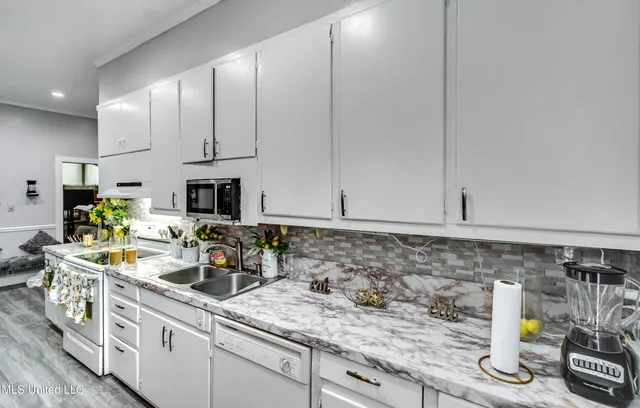 $215,000 | 1110 Jackson Avenue, Yazoo City, MS 39194