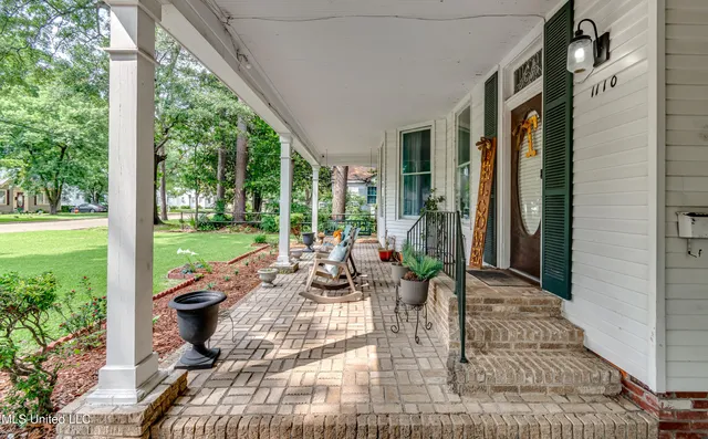 $215,000 | 1110 Jackson Avenue, Yazoo City, MS 39194