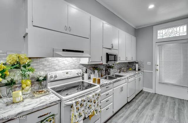 $215,000 | 1110 Jackson Avenue, Yazoo City, MS 39194