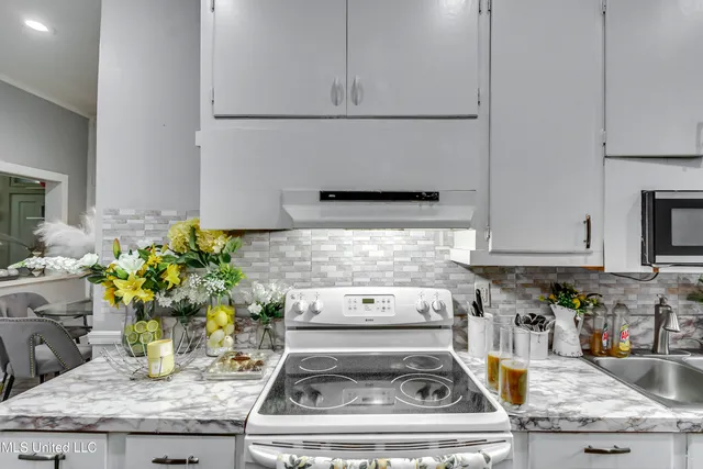 $215,000 | 1110 Jackson Avenue, Yazoo City, MS 39194