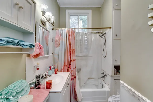 $215,000 | 1110 Jackson Avenue, Yazoo City, MS 39194