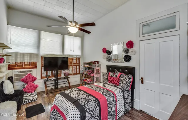 $215,000 | 1110 Jackson Avenue, Yazoo City, MS 39194