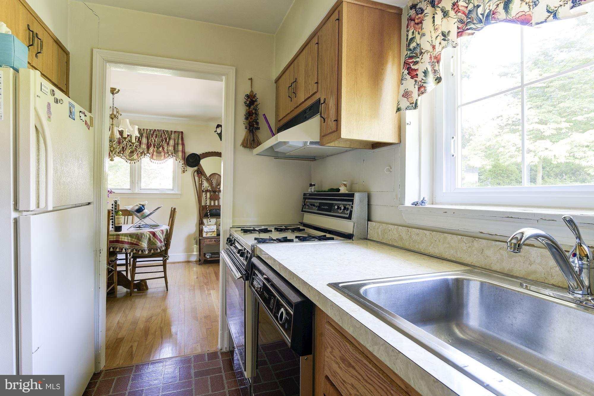 6014 Conway Road Bethesda, MD 20817 - Photo 14 of 22 Kitchen
