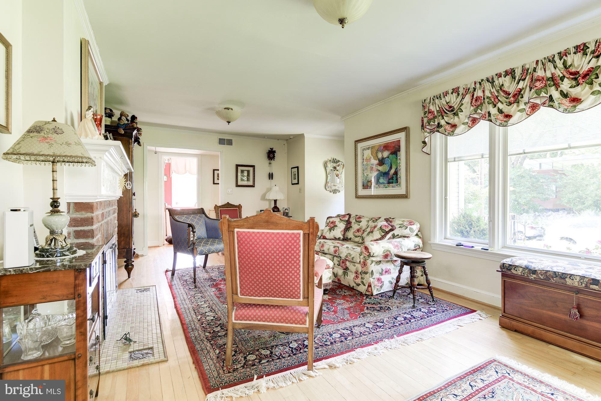 6014 Conway Road Bethesda, MD 20817 - Photo 8 of 22 Living Room