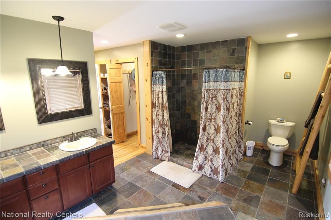 10210 Beard Road Byron, MI 48418 - Photo 27 of 53 Beard Rd Master Bathroom 4.jpg