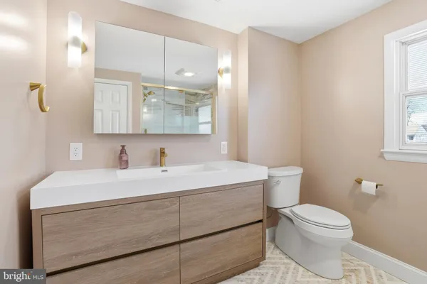 $425,000 | 109 Donnelly Avenue, Aston, PA 19014