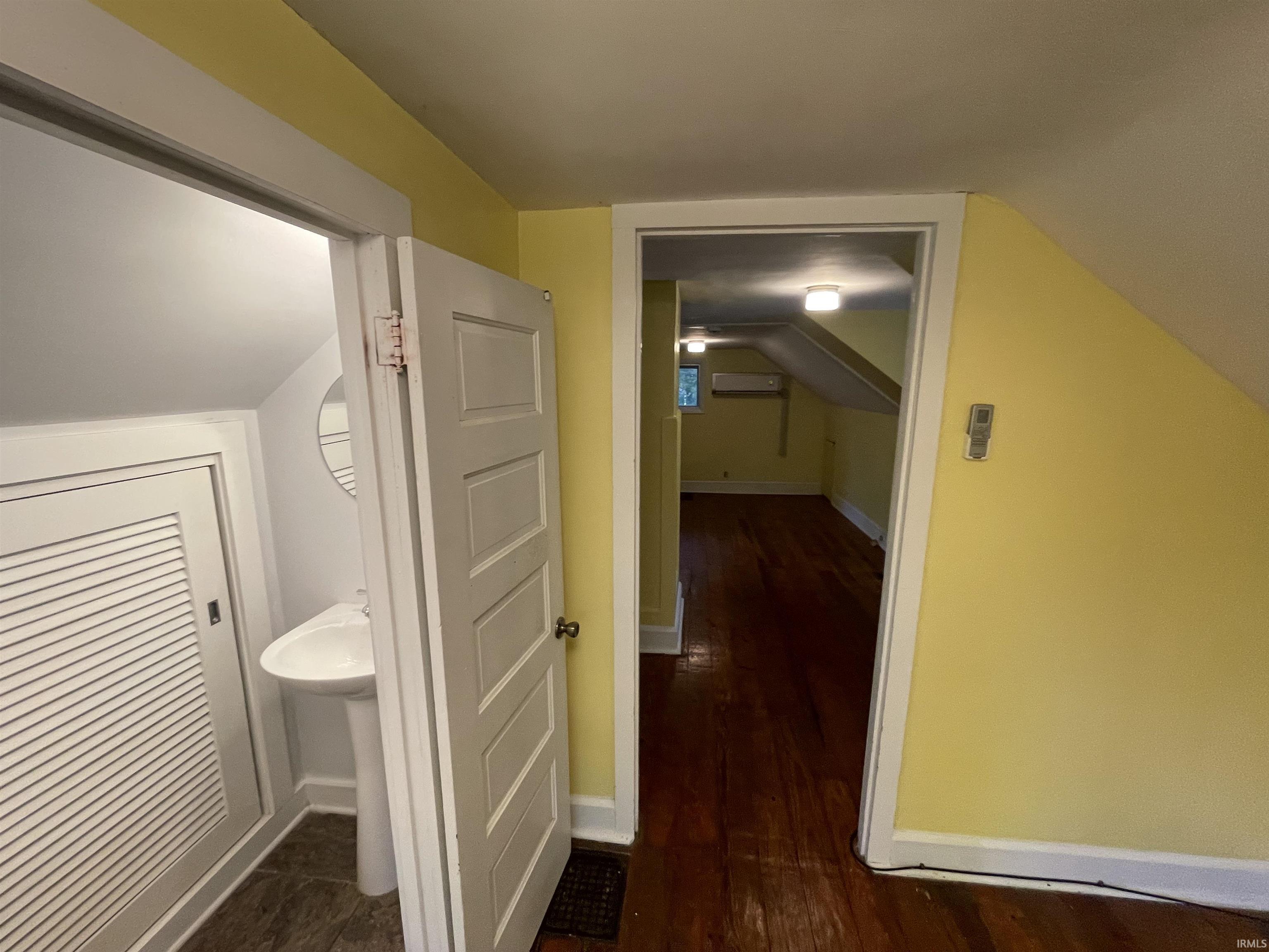 2625 South Smith Road Bloomington, IN 47401 - Photo 21 of 29