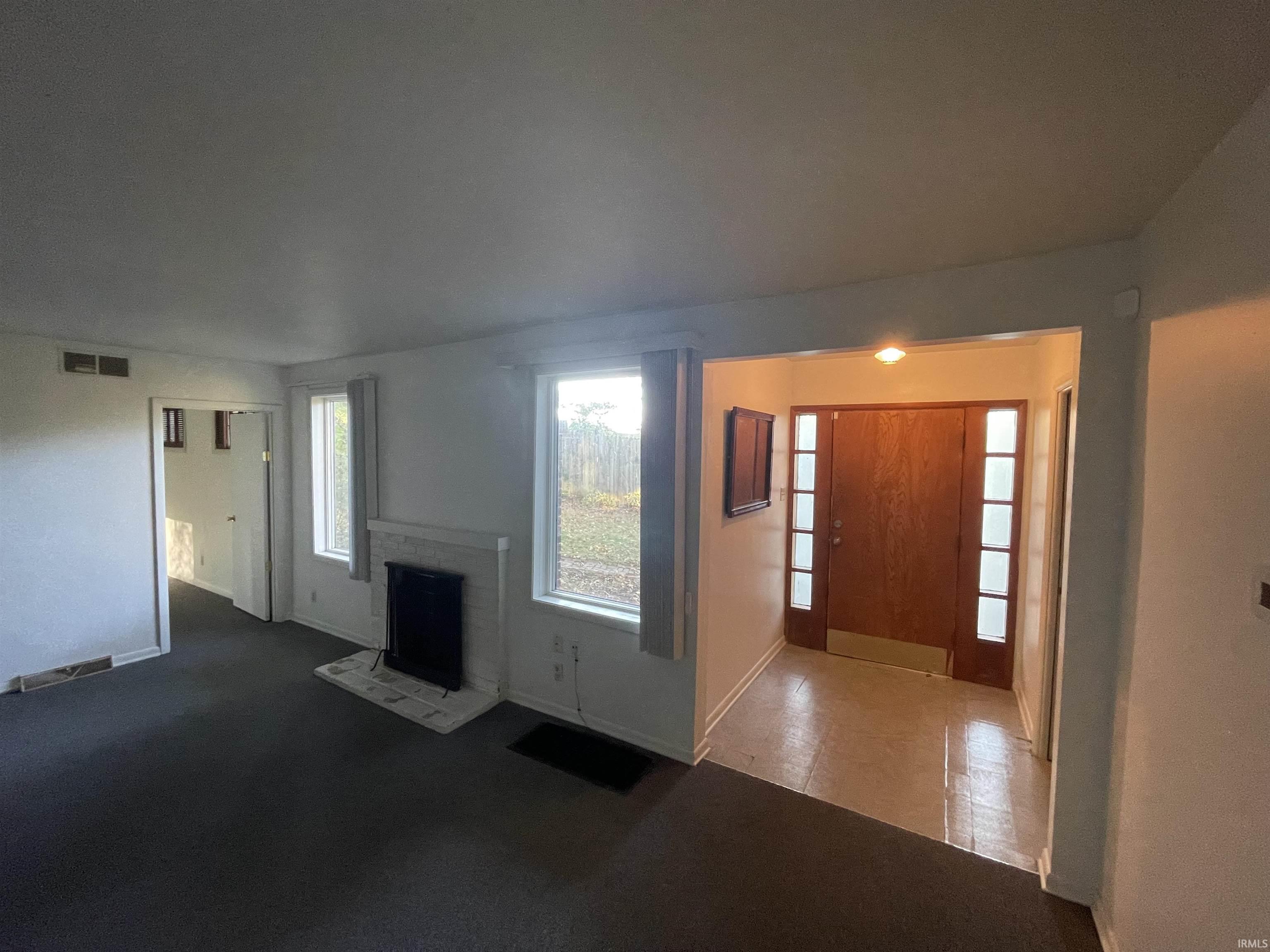 2625 South Smith Road Bloomington, IN 47401 - Photo 3 of 29