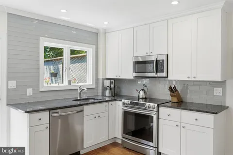 $799,000 | 1128 Powhatan Street, Alexandria, VA 22314