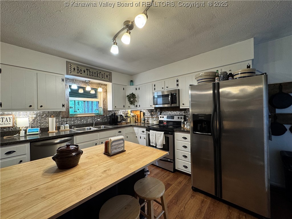 3902 Poca River Road South Poca, WV 25159 - Photo 28 of 49 Kitchen
