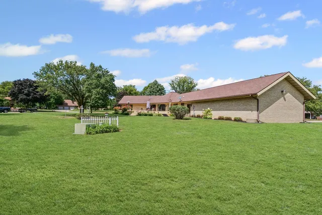 $429,000 | 800 Cambridge Drive, Paxton, IL 60957